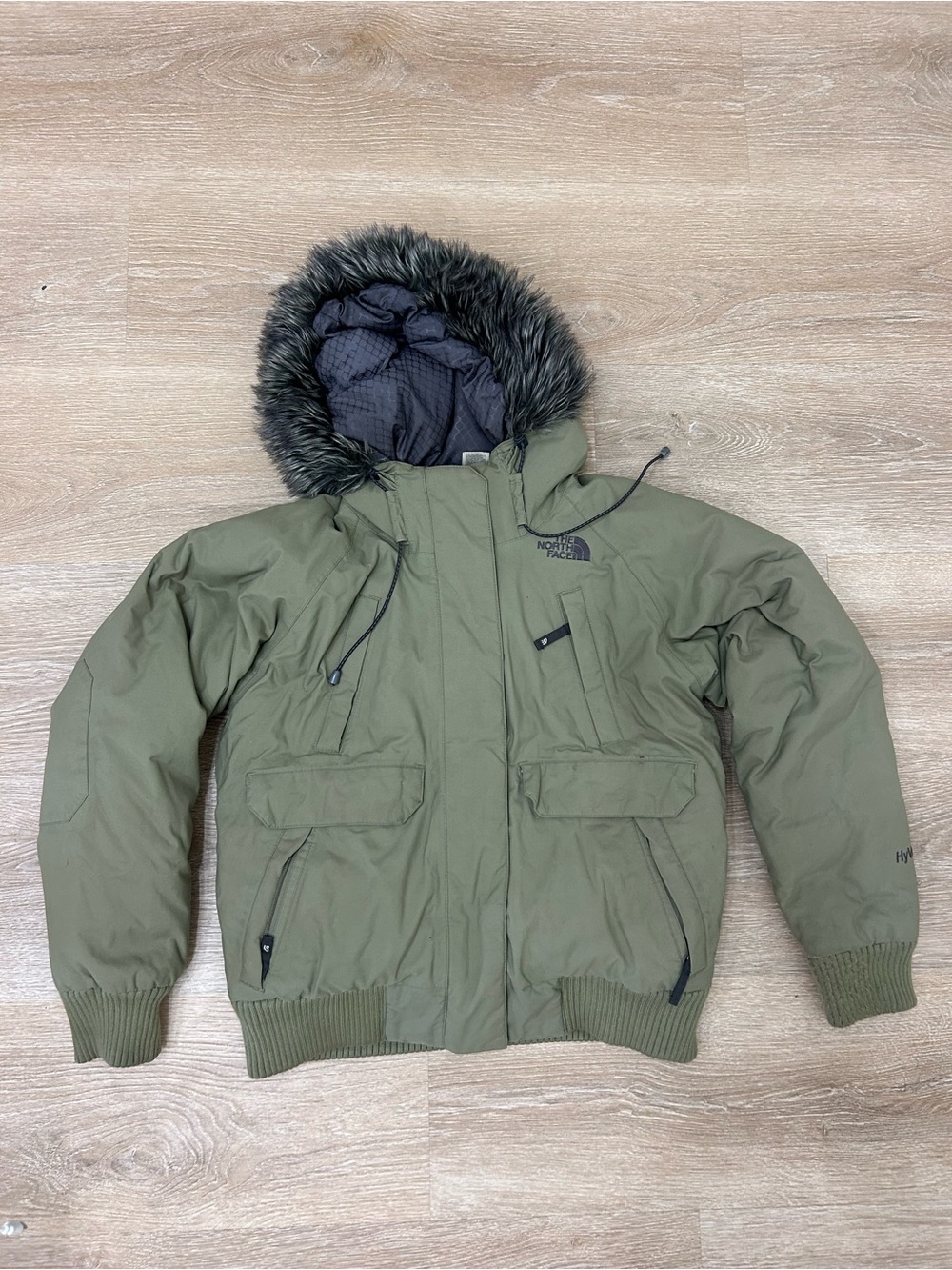 The North Face Women’s HyVent Green Insulated Winter Jacket Faux Fur Hood M